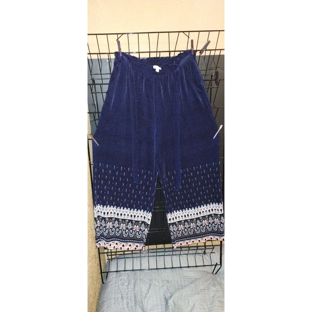 LuLaRoe Women’s Cropped Pants Blue Paisley Printed Border Hem XL